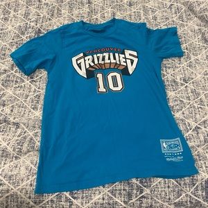 Vintage Vancouver Grizzlies Mike Bobby T-shirt